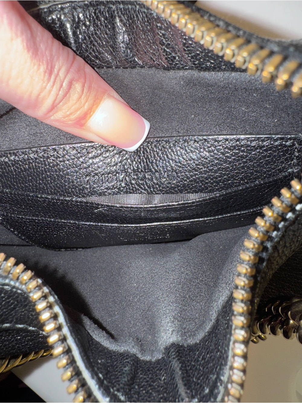 Gucci Black Goatskin Aphrodite Small Handbag - Picture 6 of 9